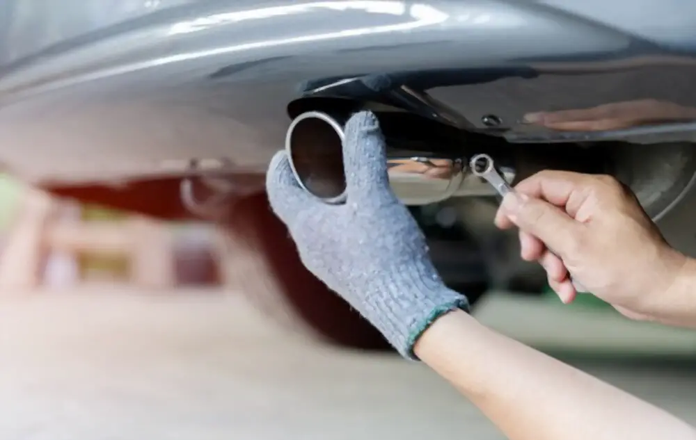 How to remove exhaust tips